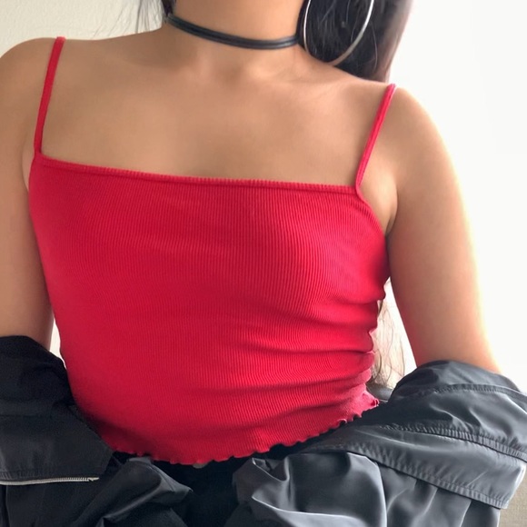 H&M red ribbed lettuce hem crop tank - Picture 3 of 7